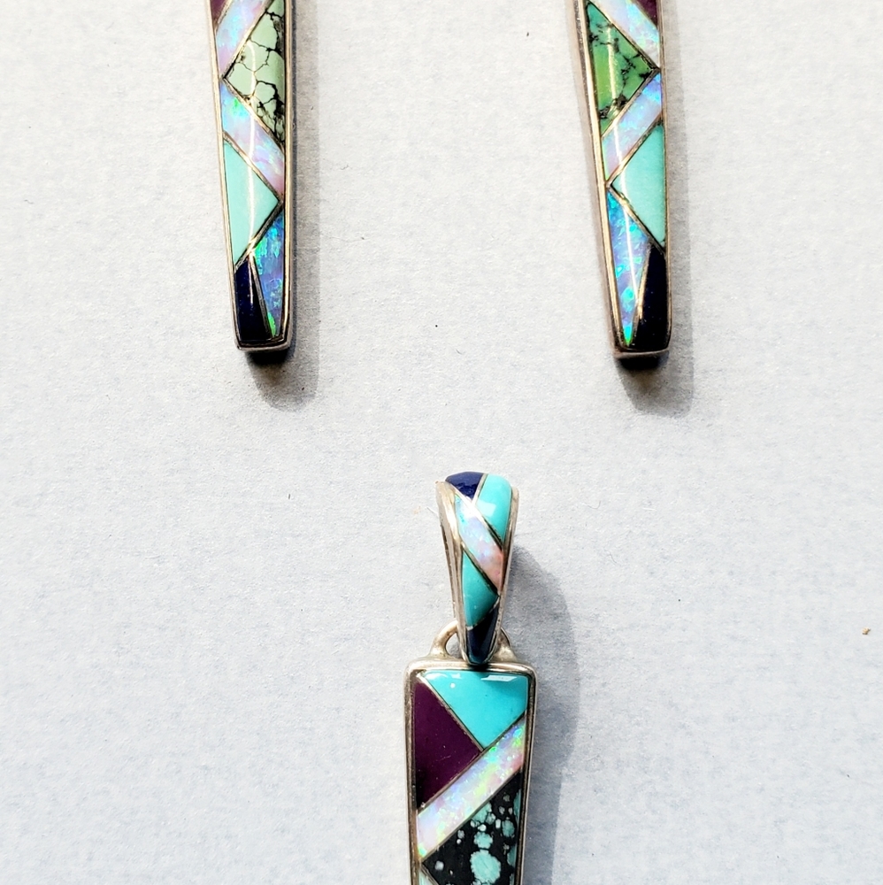 Set Inlaid Sterling Navajo Pendant & Earnings